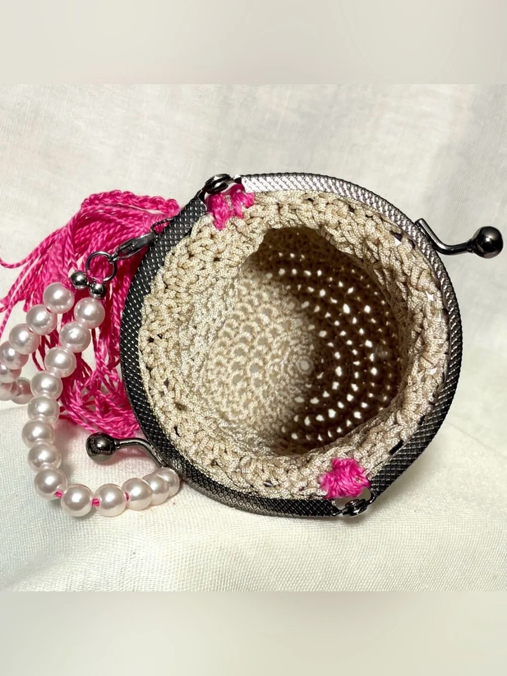 Champagne Crème Silk Crochet MD Sz Coin Purse w Pink Tassel & Pearl Wrist Strap